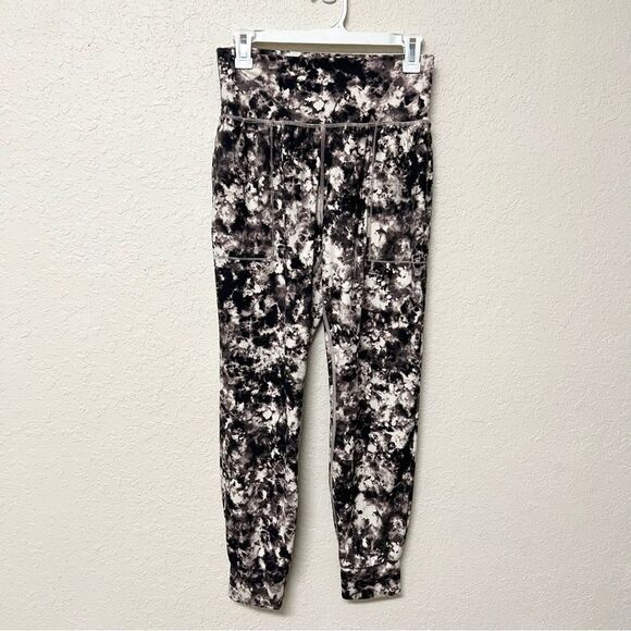 Athleta Women’s Salutation Printed Joggers Pants Size S Pockets Athletic Causal - Picture 1 of 6